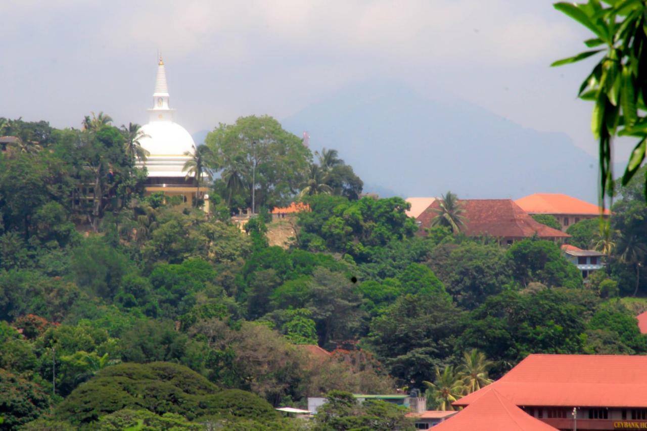 J Hostel Kandy Exterior foto